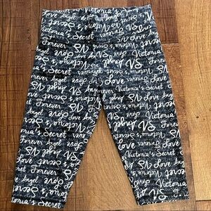 Victoria’s Secret forever VS Cropped leggings Sz medium gray black white